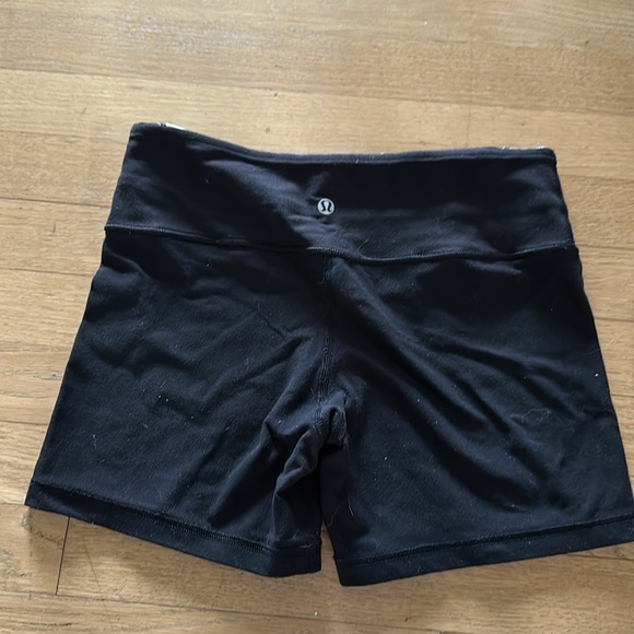 Lulu Lemon biker shorts - Picture 2 of 3